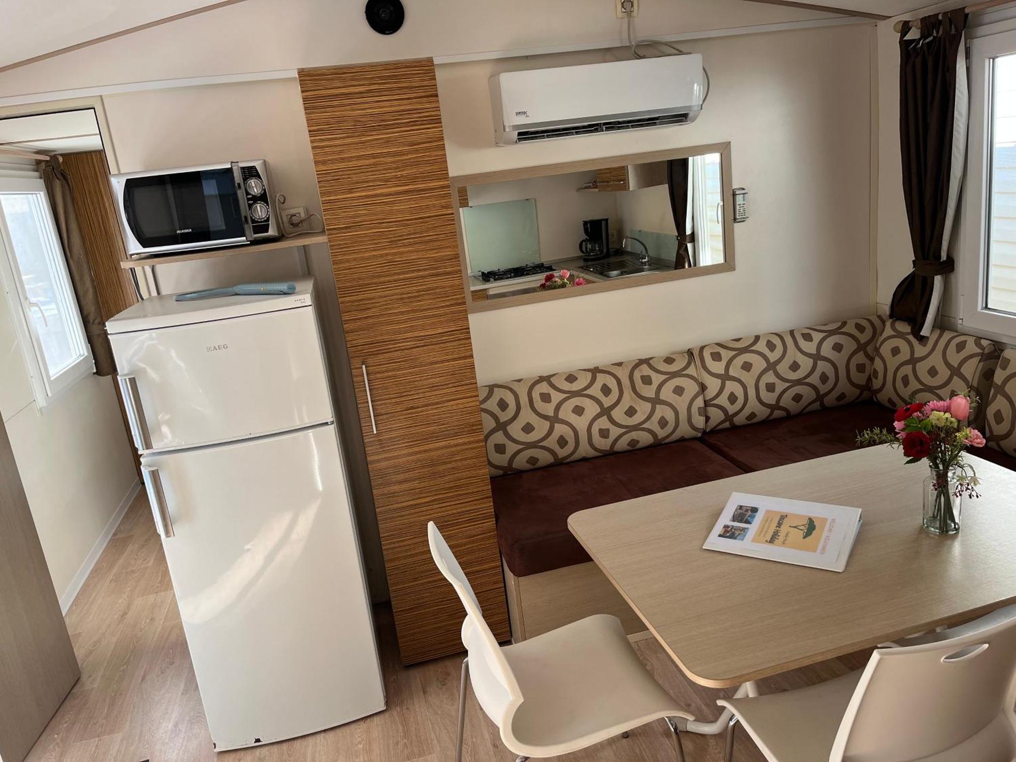 Chalet Camping River Italie Met 2 Slaapkamers أَميليا المظهر الخارجي الصورة