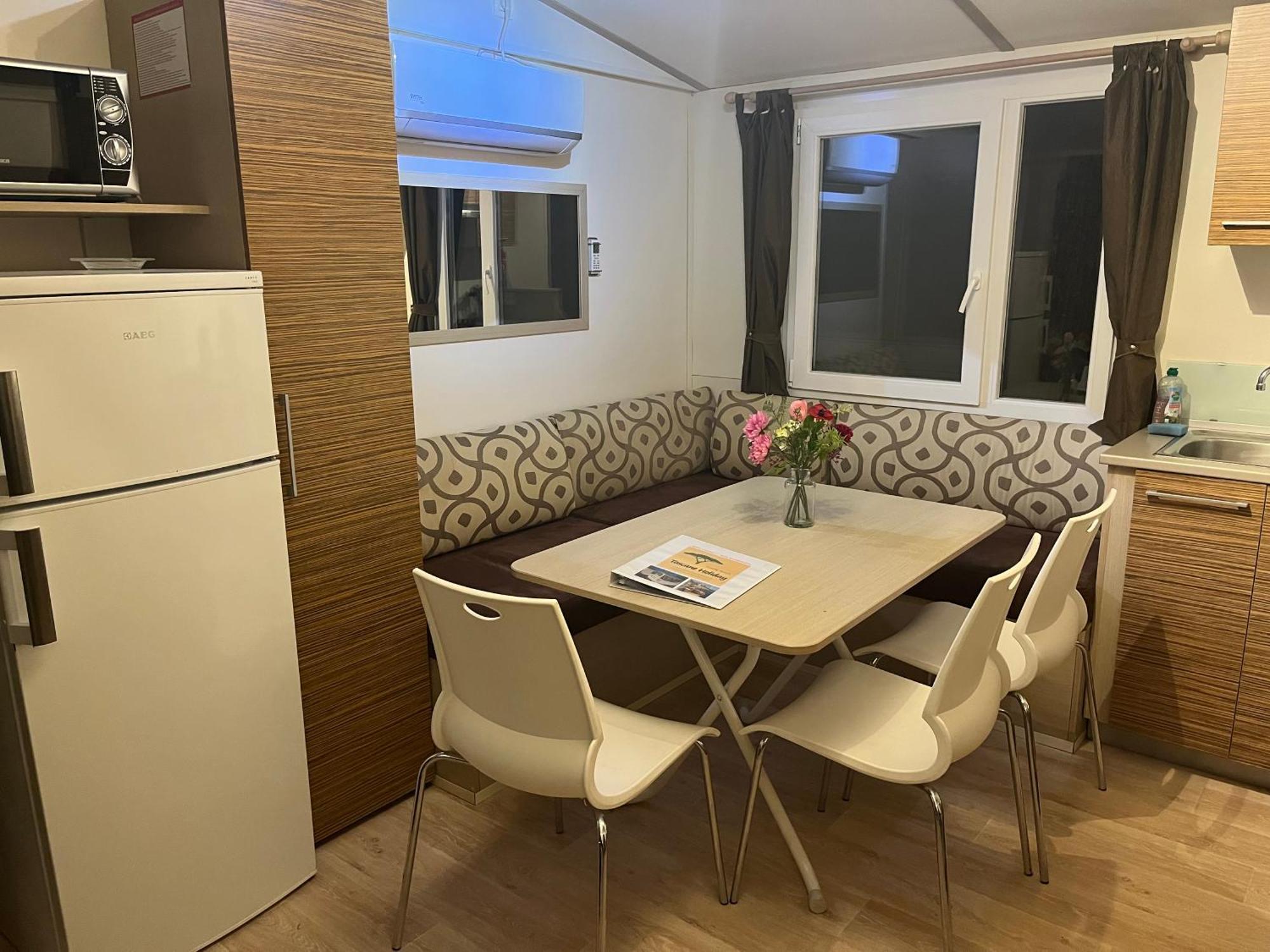 Chalet Camping River Italie Met 2 Slaapkamers أَميليا المظهر الخارجي الصورة