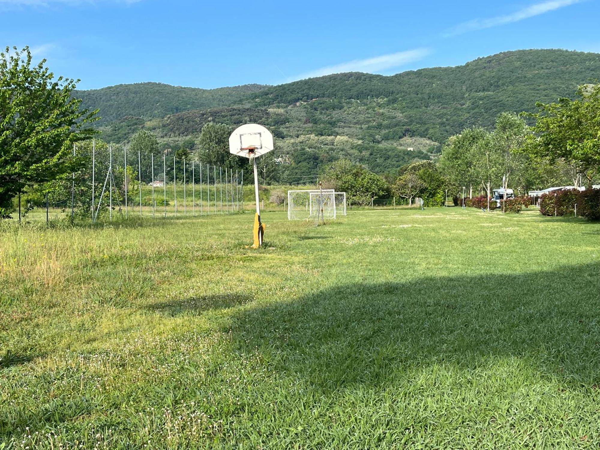 Chalet Camping River Italie Met 2 Slaapkamers أَميليا المظهر الخارجي الصورة